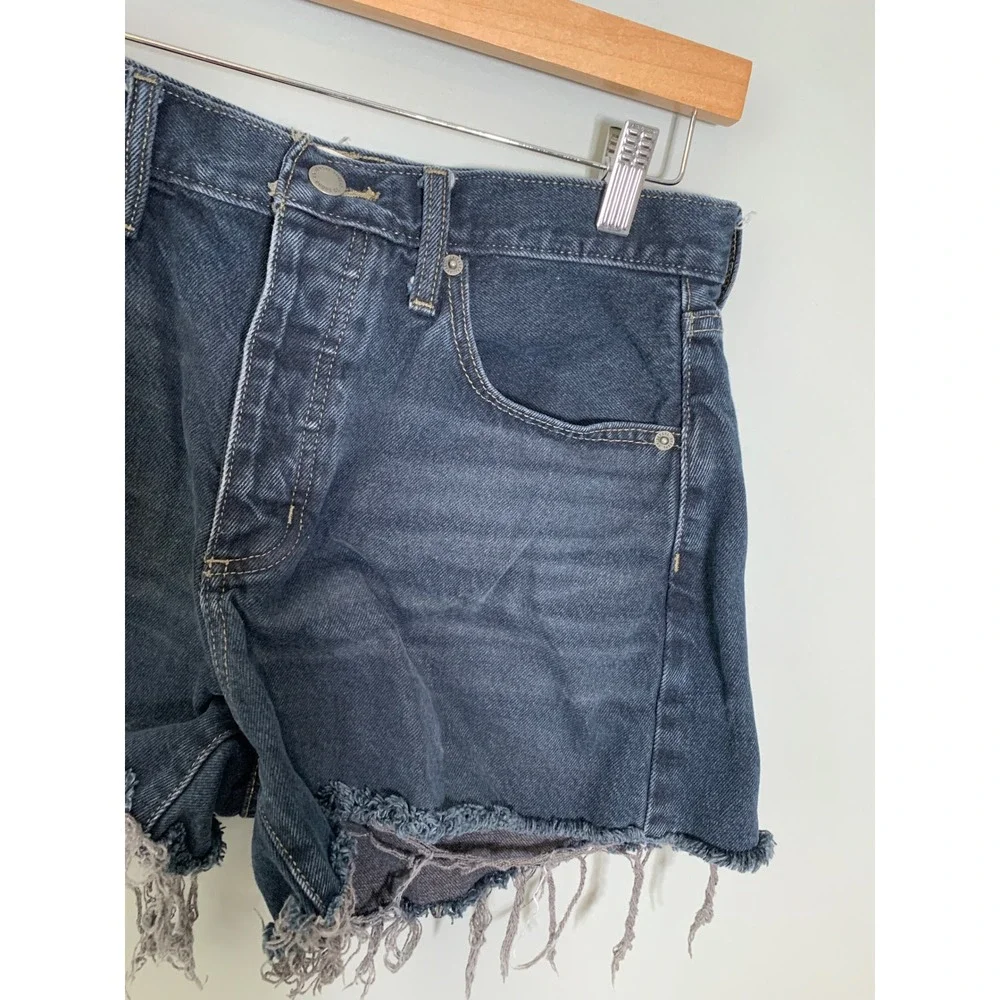 Universal Thread 90s Baggy Short Women 6 Dark Wash Distressed Button Fly Denim